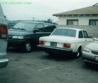 Volvo 240 -- Cristobal